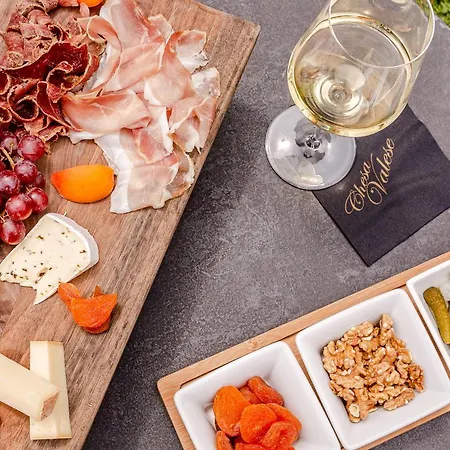 Chesa Valese By Sisters ホテル