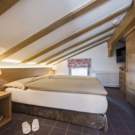 Chesa Valese By Sisters ホテル