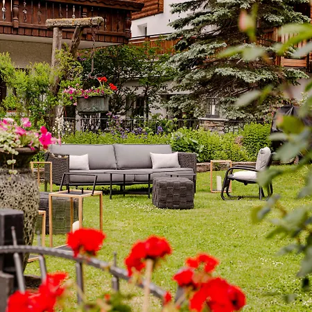 Chesa Valese By Sisters Hotell 4*