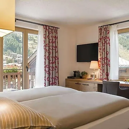 Hotel Chesa Valese By Sisters 4*