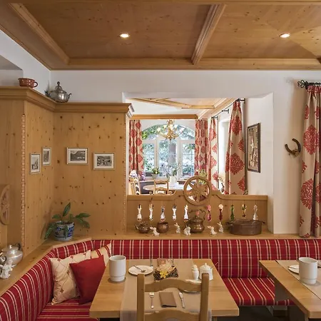 Chesa Valese By Sisters Hotell