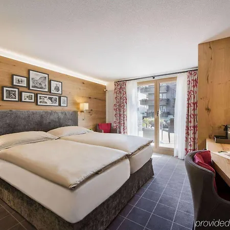 Готель Chesa Valese By Sisters