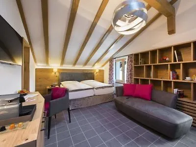 Chesa Valese By Sisters ホテル 4*