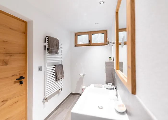 Hotel Chesa Valese By Sisters