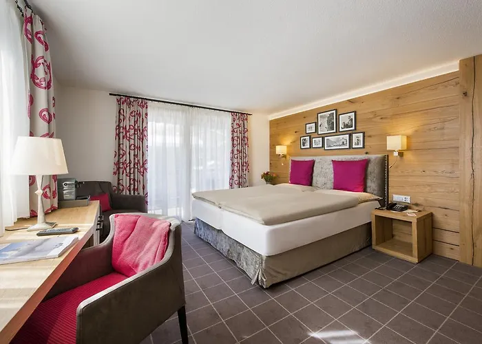 Hotel Chesa Valese By Sisters 4*