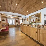Hotel Chesa Valese By Sisters 4*