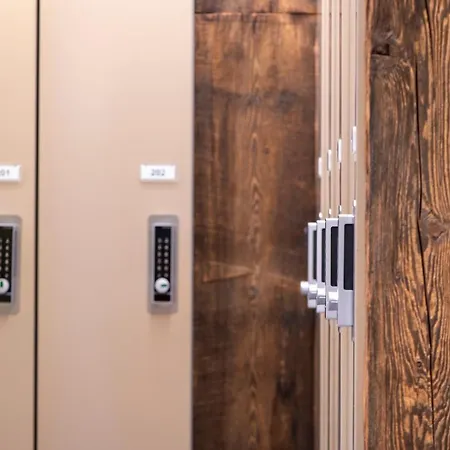 Chesa Valese By Sisters ホテル 4*