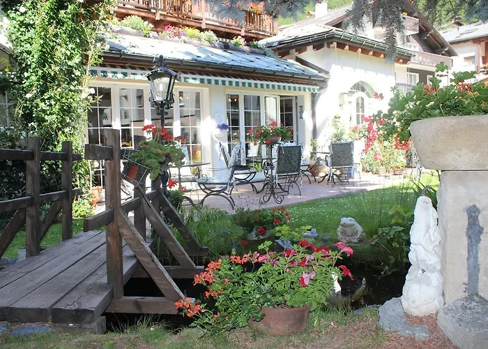 ホテル Chesa Valese By Sisters