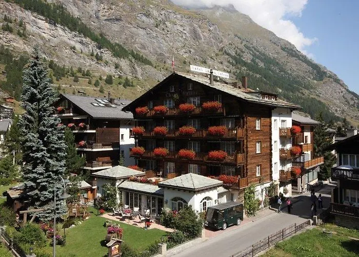 ホテル Chesa Valese By Sisters 4*